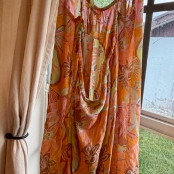 Roxy Size LargeBeach cover up/dress. Beautiful vibrant colors. New - Never Worn! - Picture 2 of 4